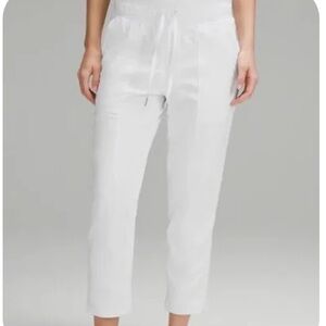 lululemon athletica Dance Studio Cropped Lined White 12